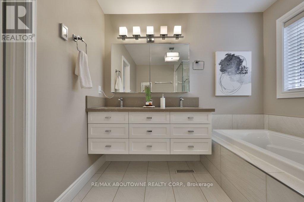 86 Forsythe Street, Oakville, Ontario  L6K 3J8 - Photo 32 - W12995146