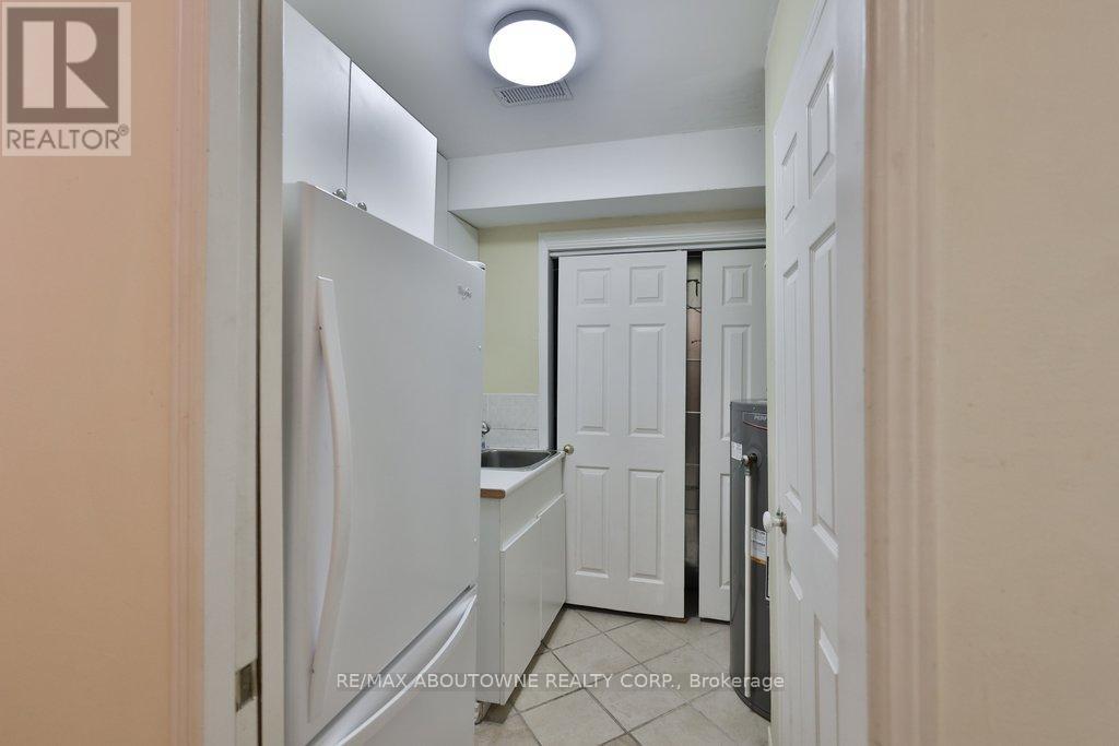 86 Forsythe Street, Oakville, Ontario  L6K 3J8 - Photo 33 - W12995146