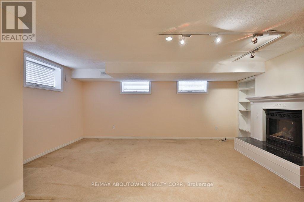 86 Forsythe Street, Oakville, Ontario  L6K 3J8 - Photo 35 - W12995146