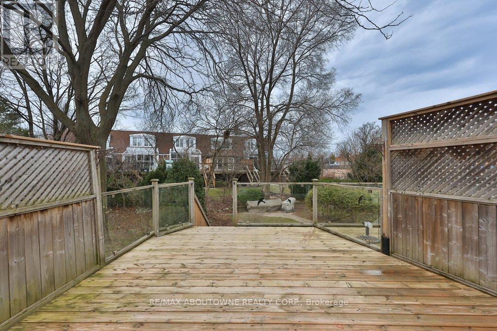 86 Forsythe Street, Oakville, Ontario  L6K 3J8 - Photo 37 - W12995146