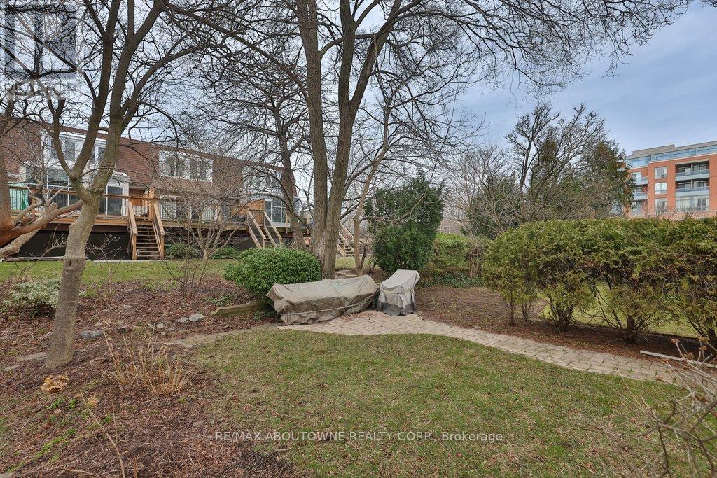 86 Forsythe Street, Oakville, Ontario  L6K 3J8 - Photo 39 - W12995146