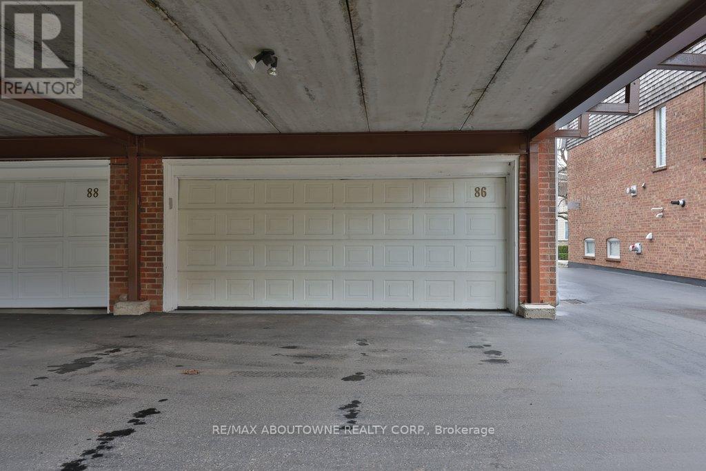 86 Forsythe Street, Oakville, Ontario  L6K 3J8 - Photo 43 - W12995146