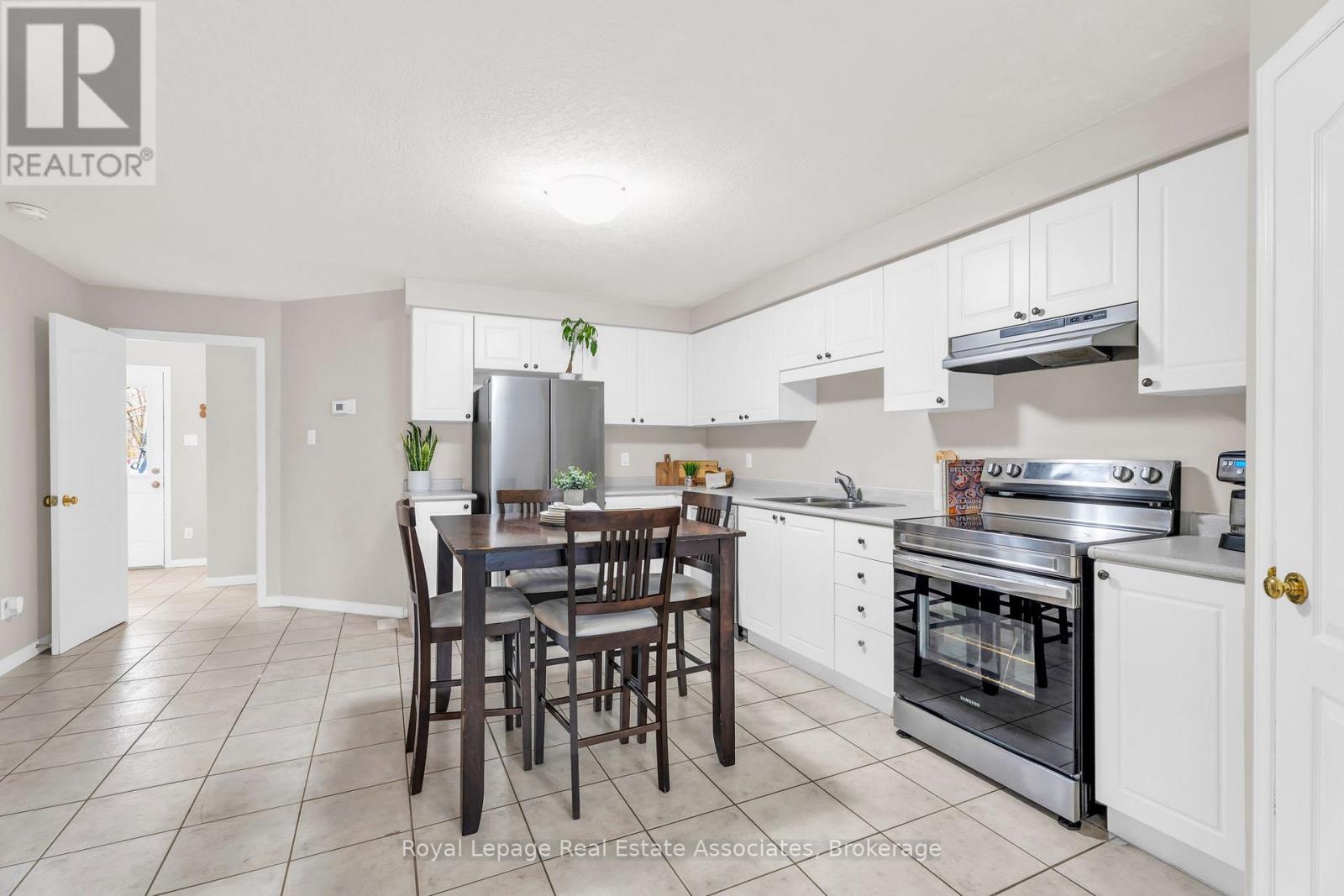 154 Montgomery Boulevard, Orangeville, Ontario  L9W 5B8 - Photo 12 - W12995176