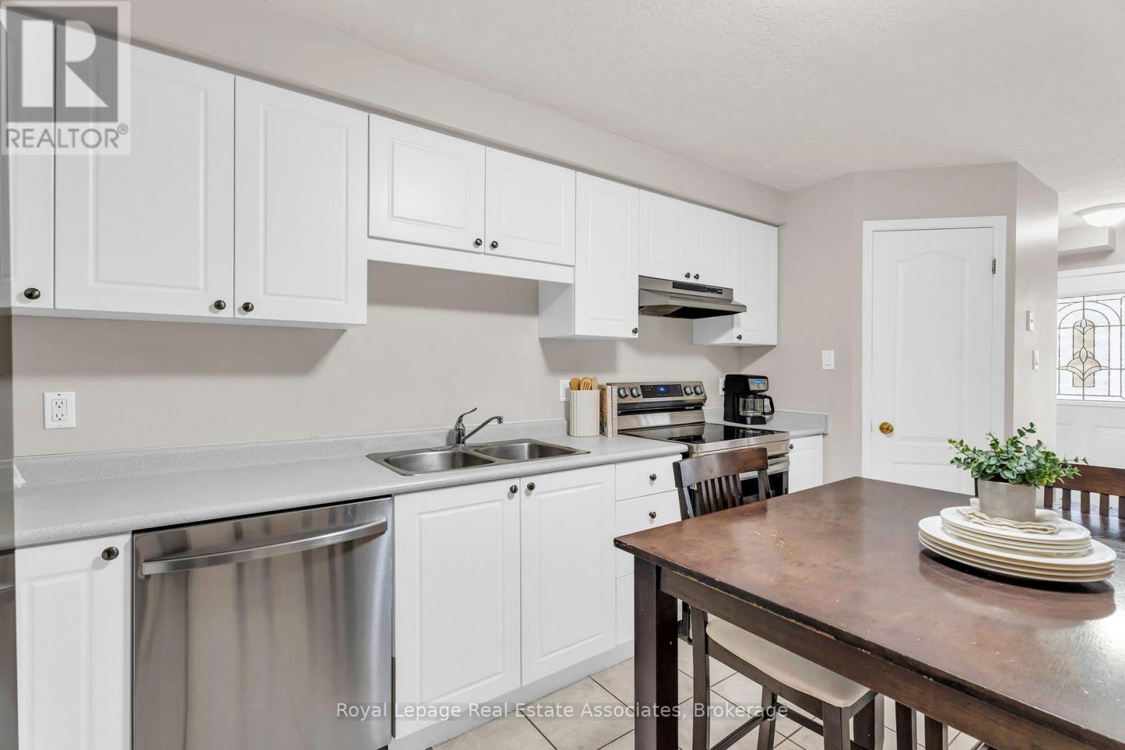 154 Montgomery Boulevard, Orangeville, Ontario  L9W 5B8 - Photo 17 - W12995176