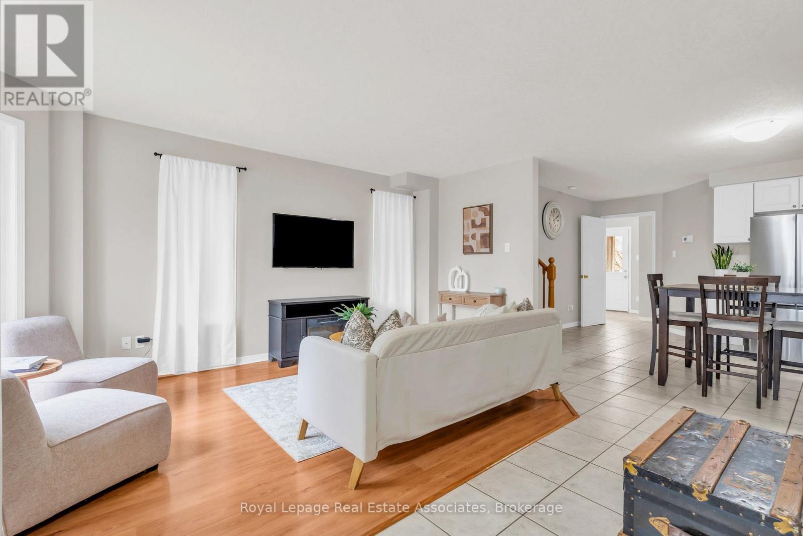 154 Montgomery Boulevard, Orangeville, Ontario  L9W 5B8 - Photo 5 - W12995176