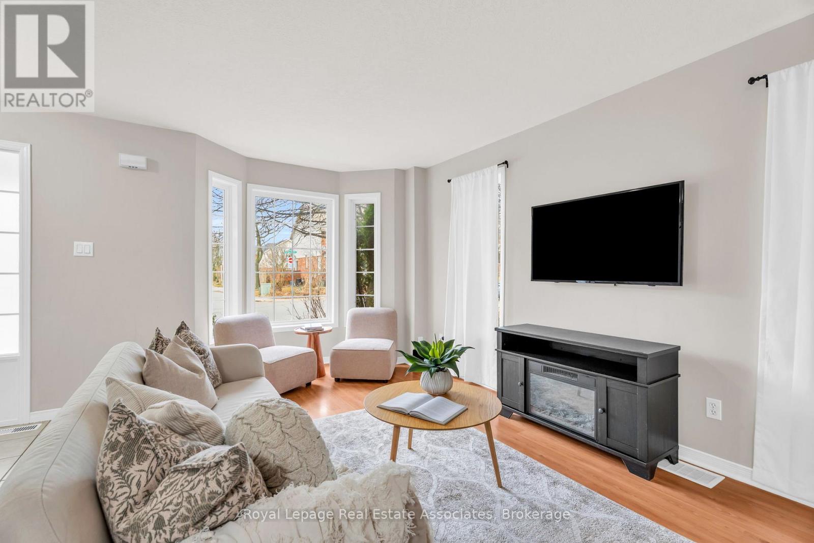 154 Montgomery Boulevard, Orangeville, Ontario  L9W 5B8 - Photo 7 - W12995176