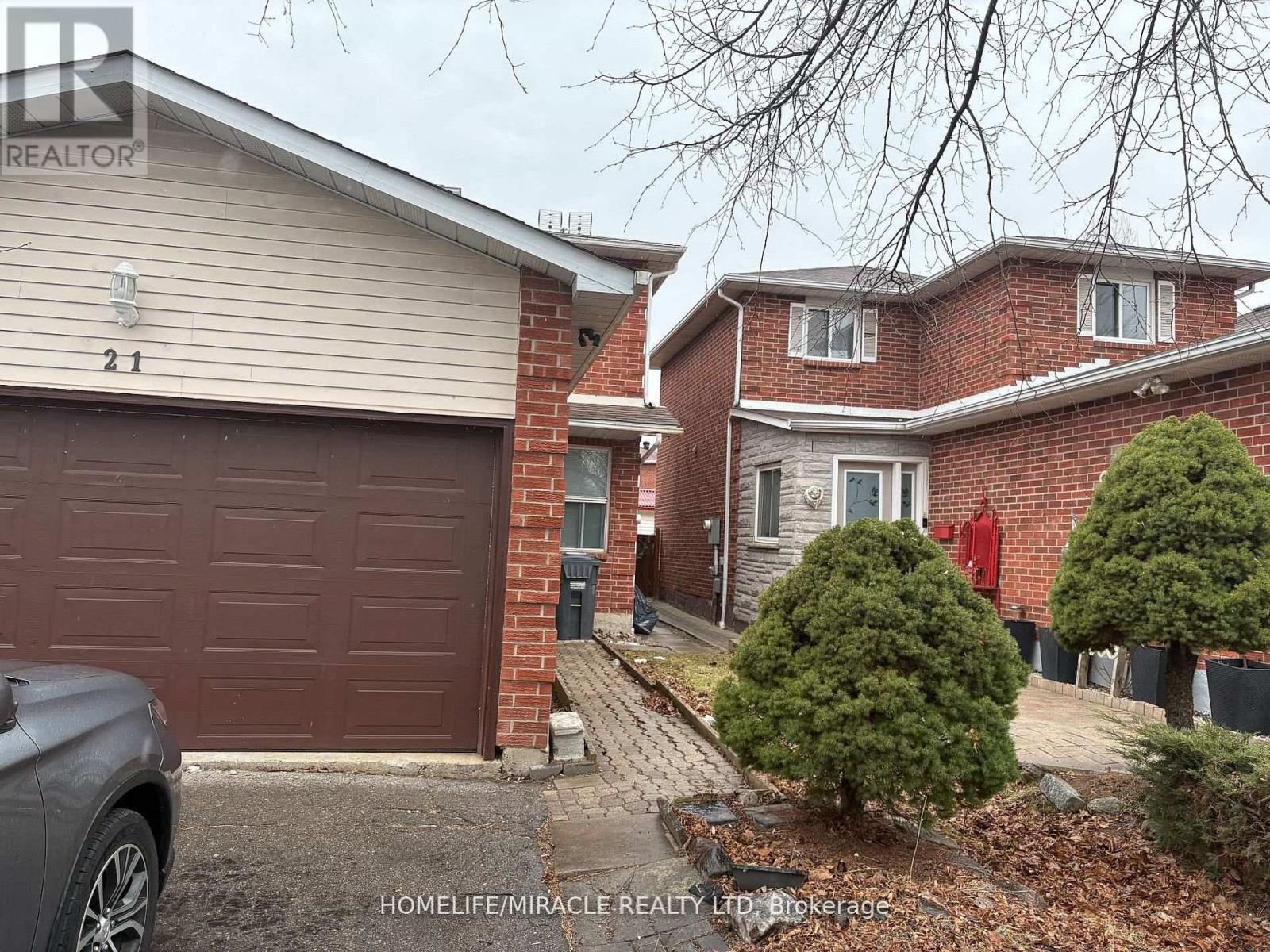 Main Floor - 21 Ecclestone Drive, Brampton, Ontario  L6X 3N7 - Photo 2 - W12995200