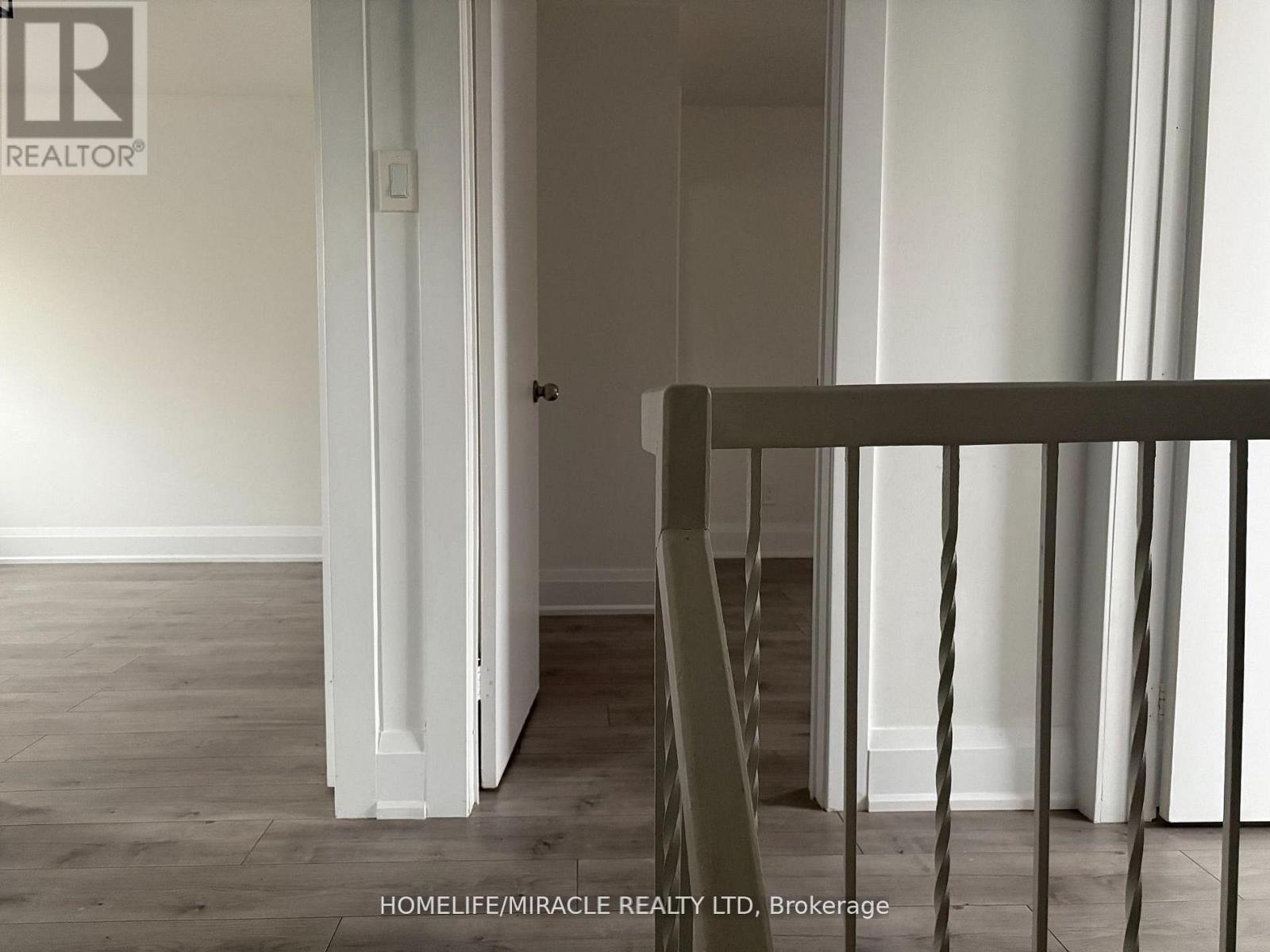 Main Floor - 21 Ecclestone Drive, Brampton, Ontario  L6X 3N7 - Photo 5 - W12995200