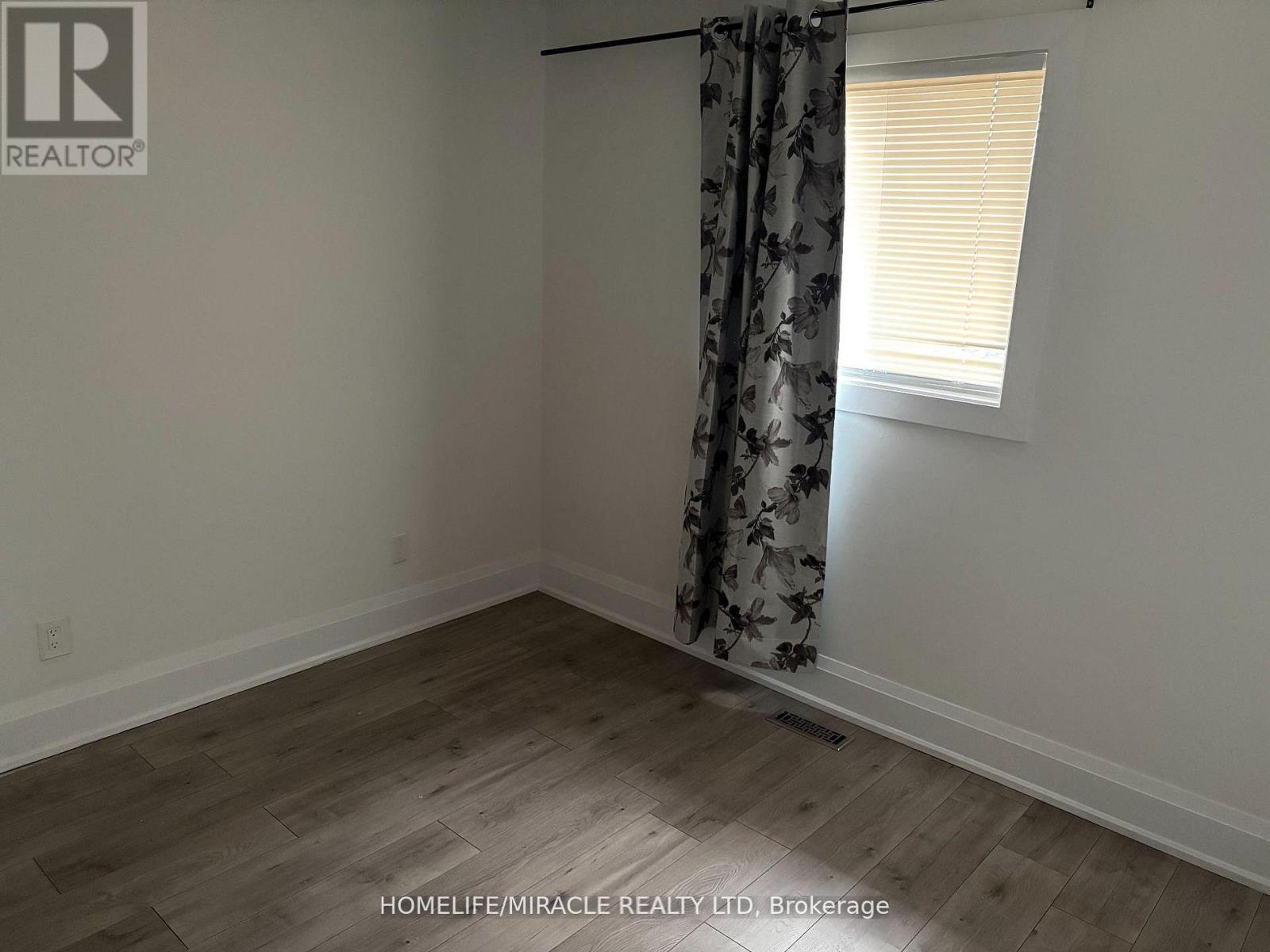 Main Floor - 21 Ecclestone Drive, Brampton, Ontario  L6X 3N7 - Photo 6 - W12995200