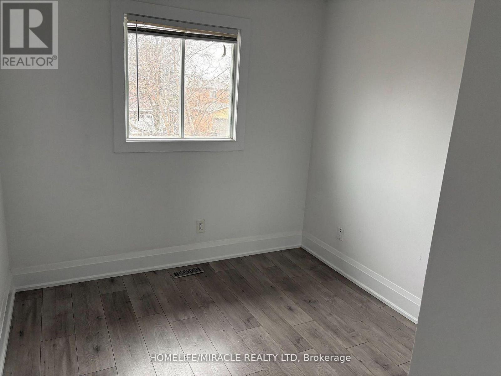 Main Floor - 21 Ecclestone Drive, Brampton, Ontario  L6X 3N7 - Photo 7 - W12995200