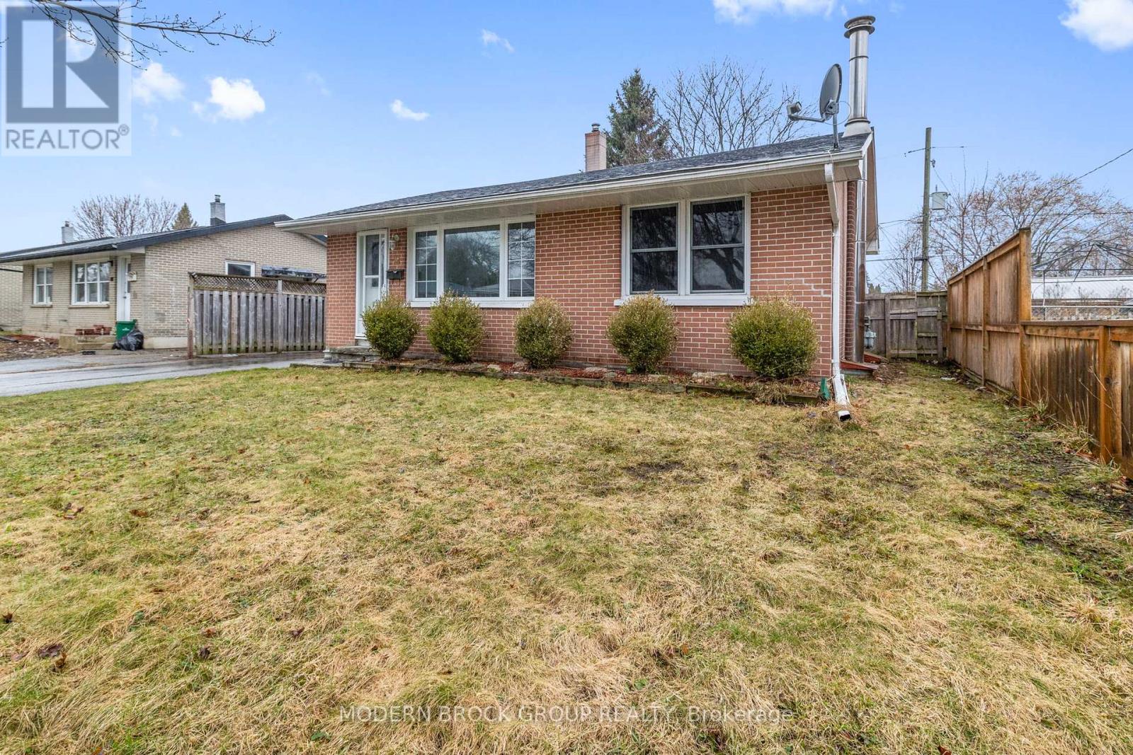 94 Bisley Crescent, Brockville, Ontario  K6V 2T8 - Photo 2 - X12709970