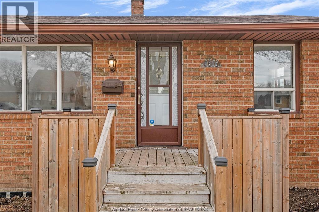 1217 Harrison, Windsor, Ontario  N9C 3J4 - Photo 4 - 26008062