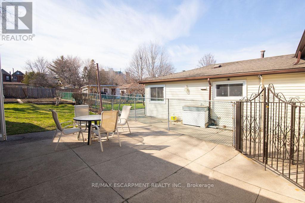 91 Pearl Street N, Hamilton, Ontario  L8R 2Z2 - Photo 12 - X12981526