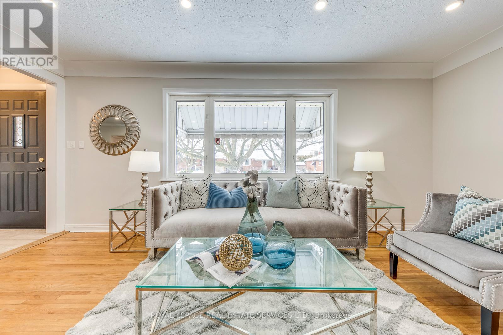 186 FERNWOOD CRESCENT, Hamilton, Ontario