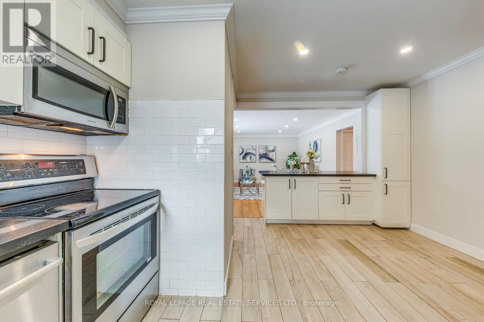 186 Fernwood Crescent, Hamilton, Ontario  L8T 3L4 - Photo 10 - X12994912