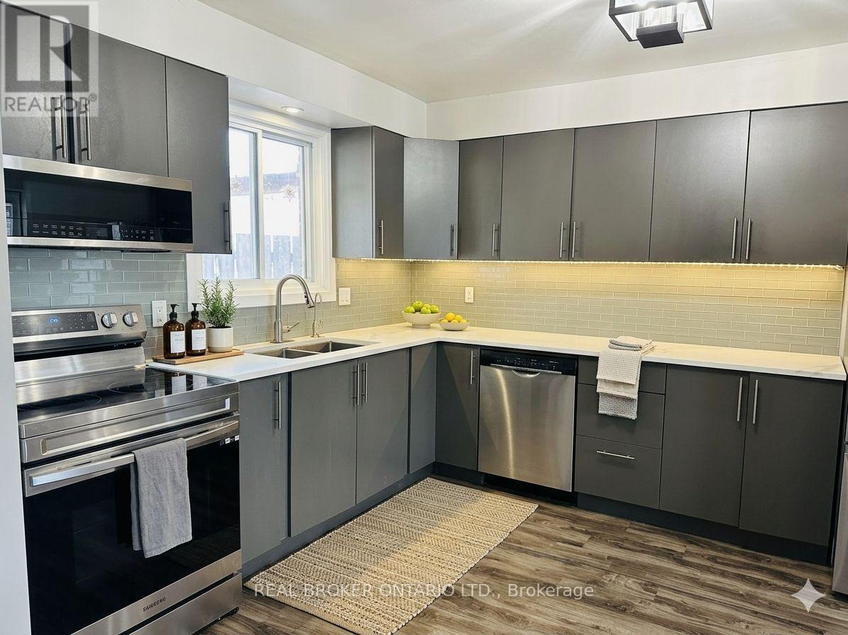 8 Ralgreen Crescent, Kitchener, Ontario  N2M 1T9 - Photo 3 - X12994936