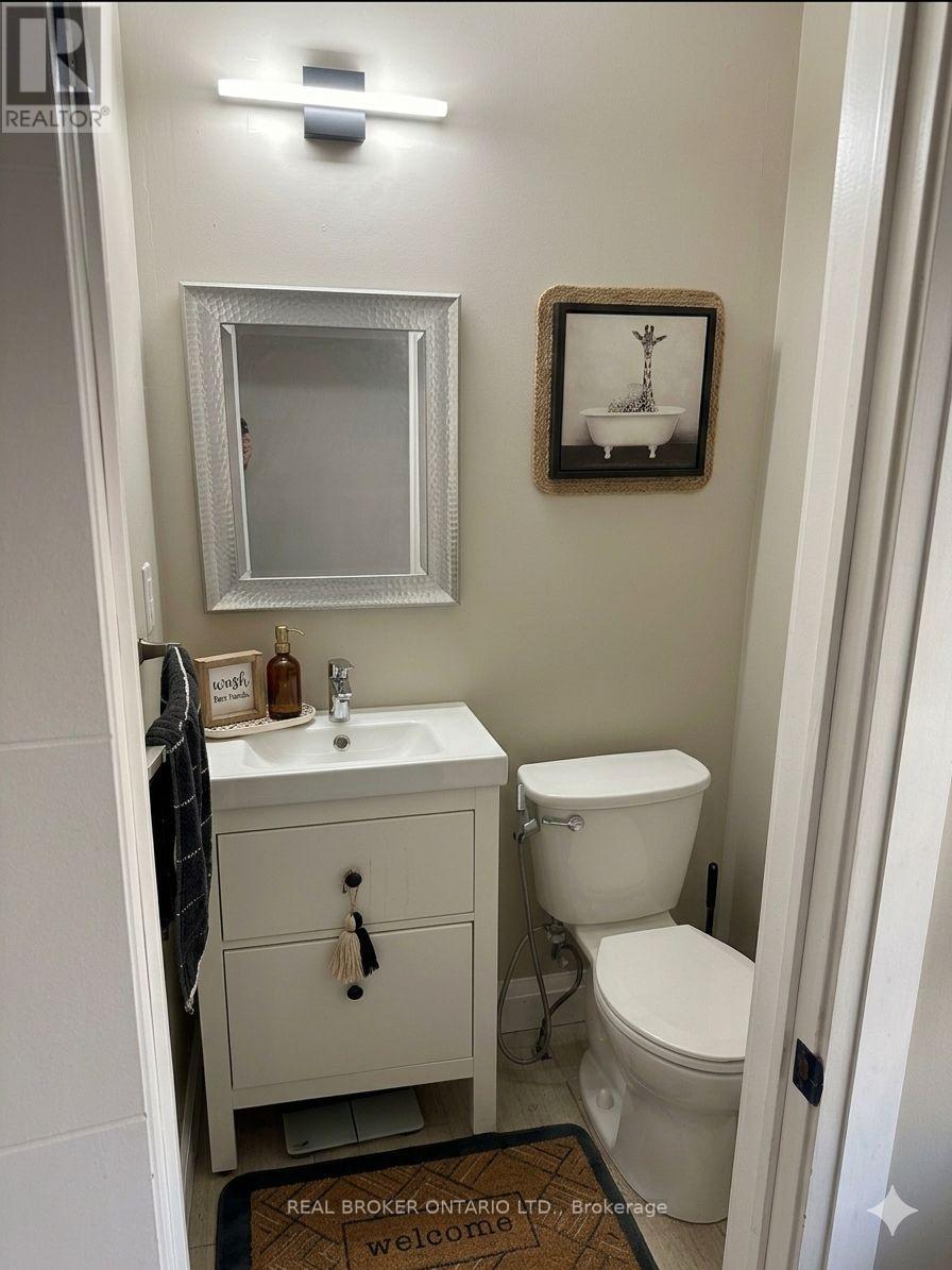 8 Ralgreen Crescent, Kitchener, Ontario  N2M 1T9 - Photo 4 - X12994936