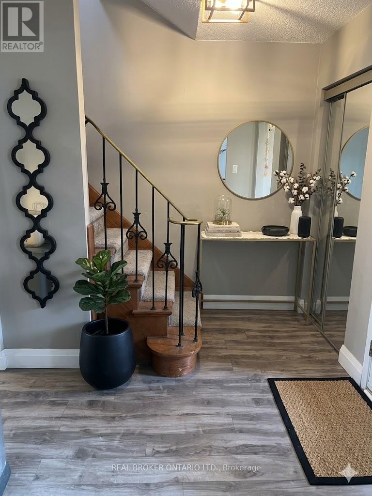 8 Ralgreen Crescent, Kitchener, Ontario  N2M 1T9 - Photo 5 - X12994936