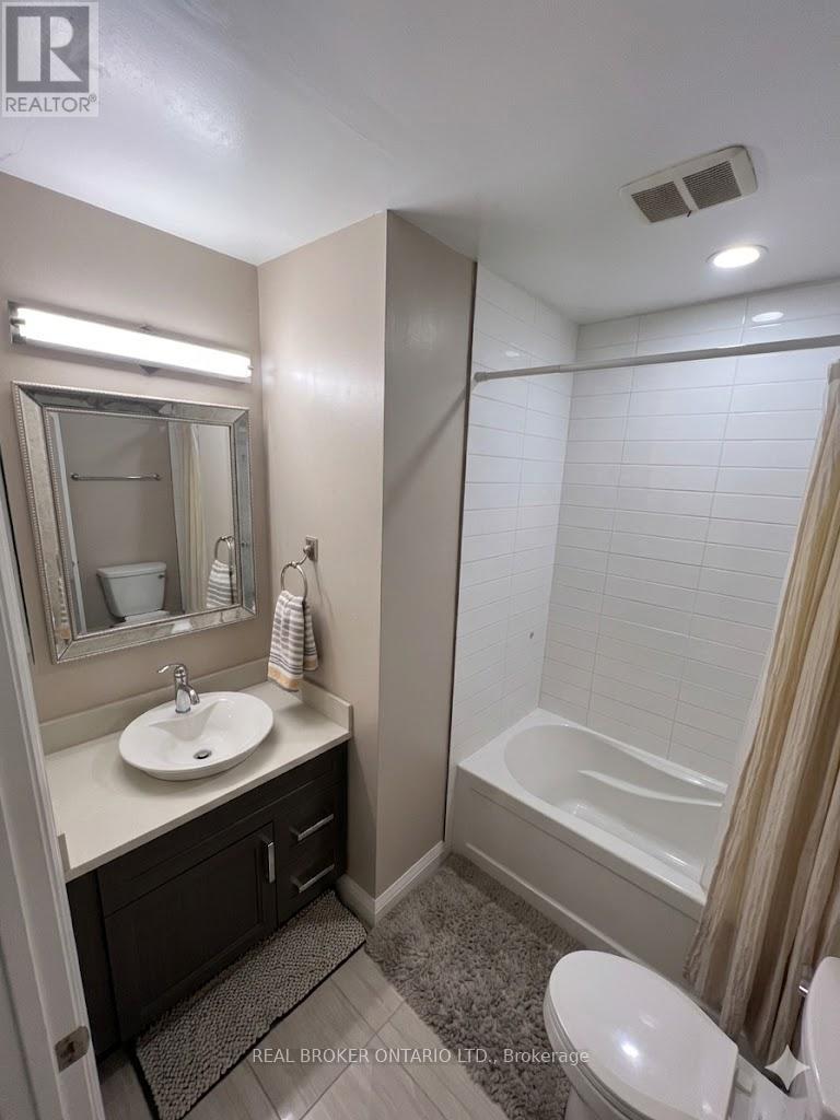 8 Ralgreen Crescent, Kitchener, Ontario  N2M 1T9 - Photo 9 - X12994936