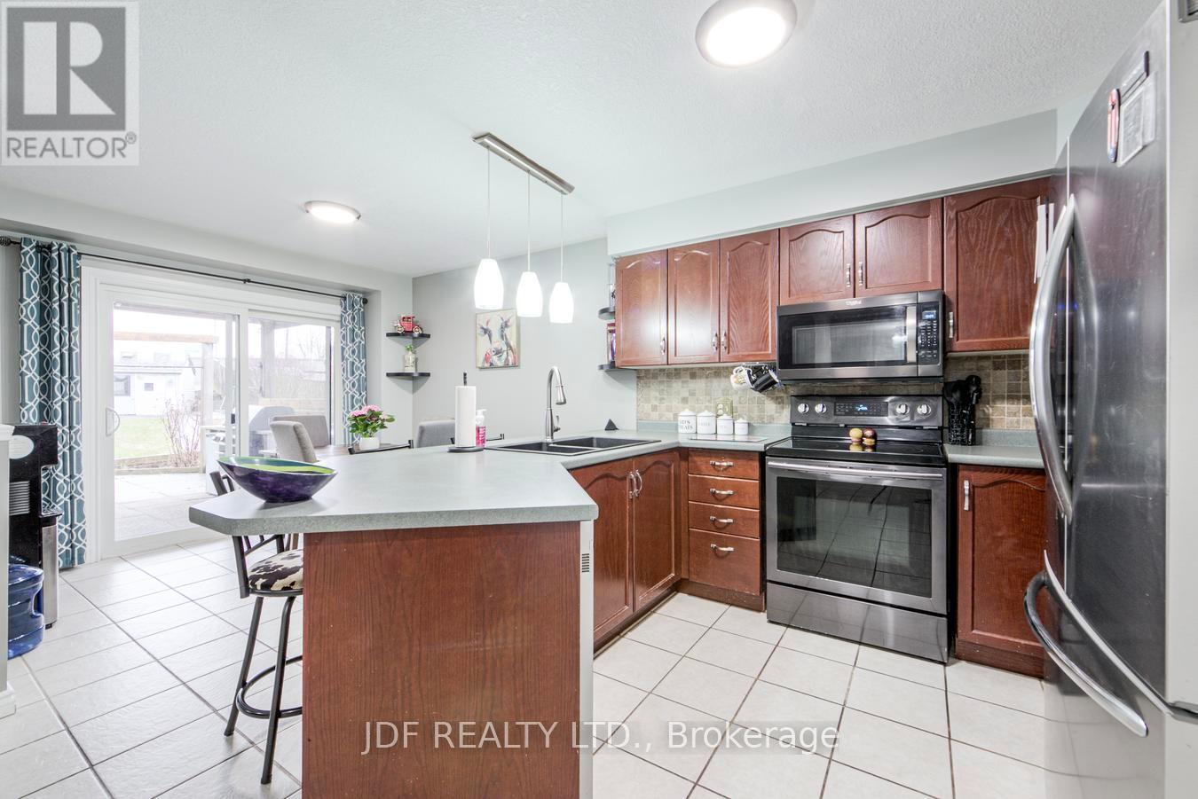 80 Amanda Walk, Cambridge, Ontario  N3C 4K7 - Photo 9 - X12995052