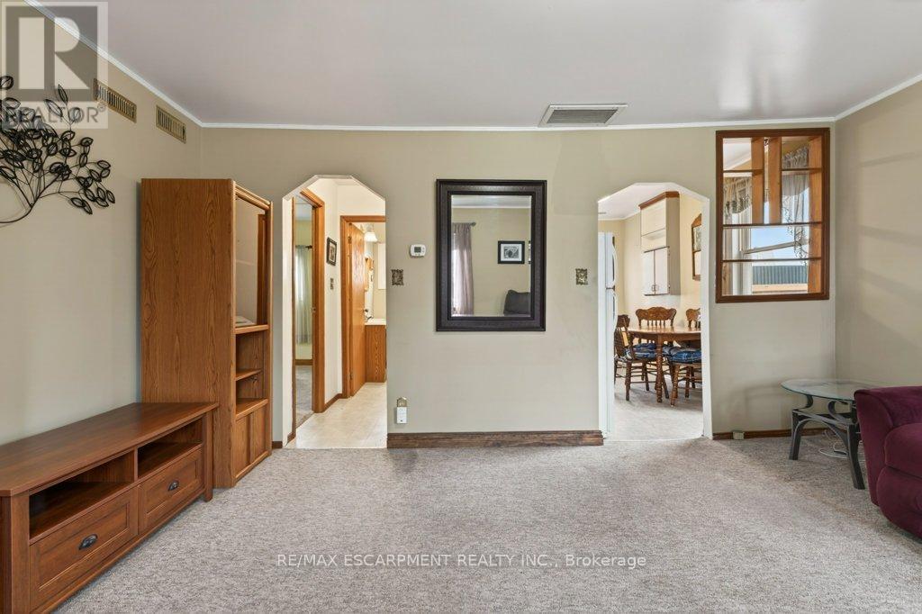 5 Mahony Avenue, Hamilton, Ontario  L8H 3C3 - Photo 6 - X12995134