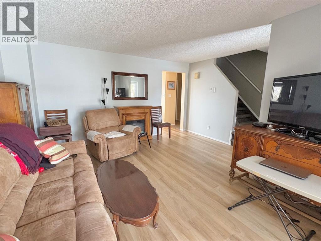 5743 56 Street, Rocky Mountain House, Alberta  T4T 1J8 - Photo 8 - A2300075