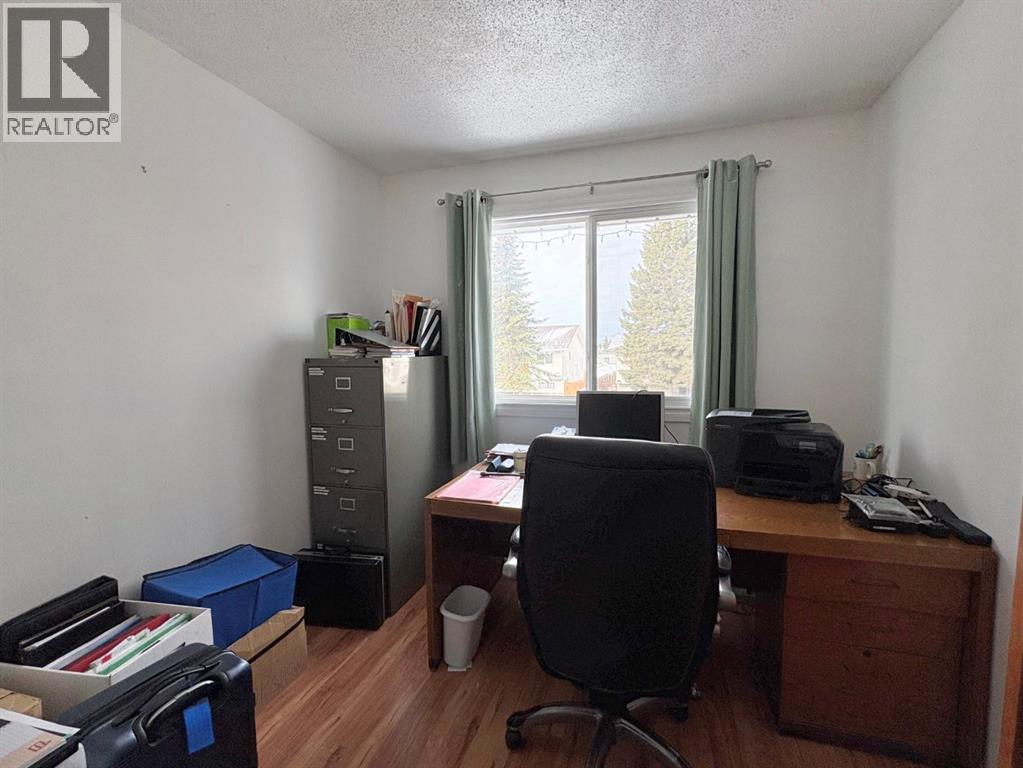 5743 56 Street, Rocky Mountain House, Alberta  T4T 1J8 - Photo 14 - A2300075