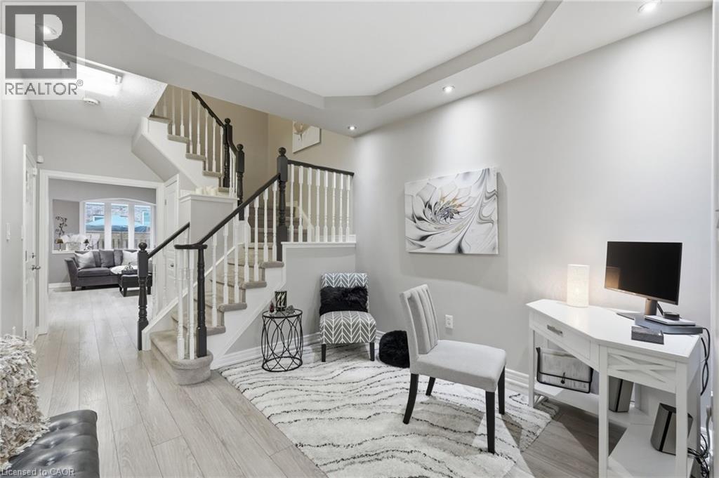 5317 Applegarth Drive, Burlington, Ontario  L7L 7E3 - Photo 8 - 40818235