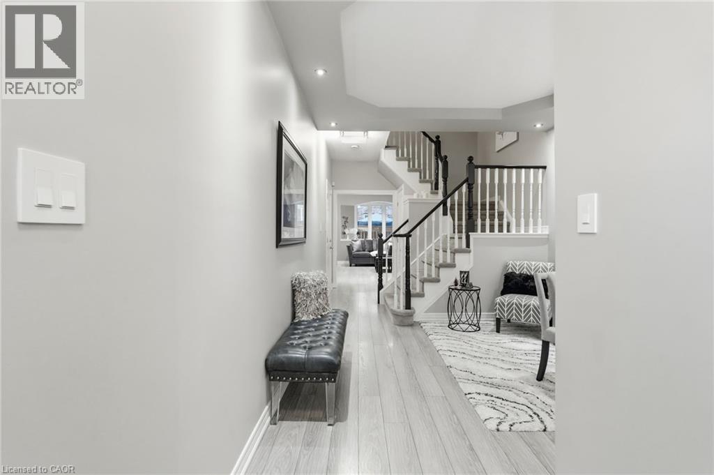 5317 Applegarth Drive, Burlington, Ontario  L7L 7E3 - Photo 6 - 40818235