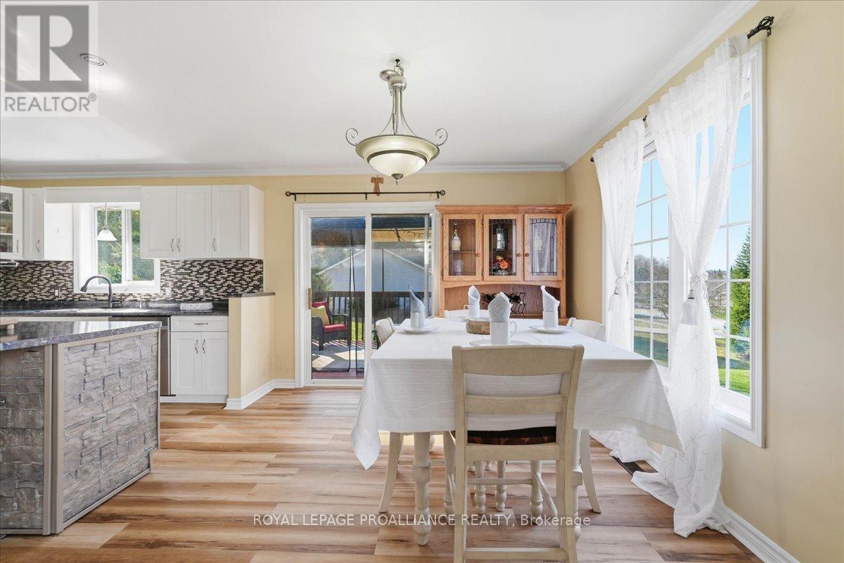 113 Deerfield Drive, Quinte West, Ontario  K8V 0B2 - Photo 12 - X12995378