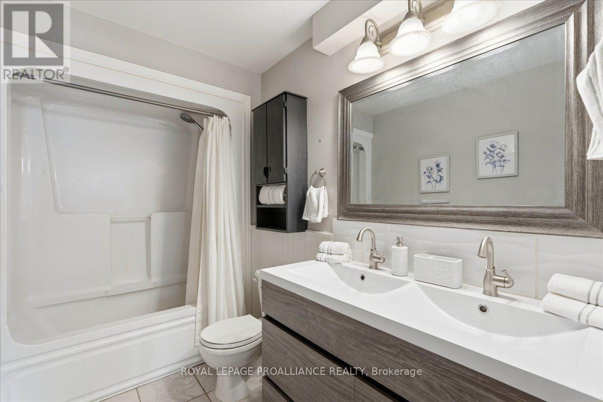 113 Deerfield Drive, Quinte West, Ontario  K8V 0B2 - Photo 19 - X12995378