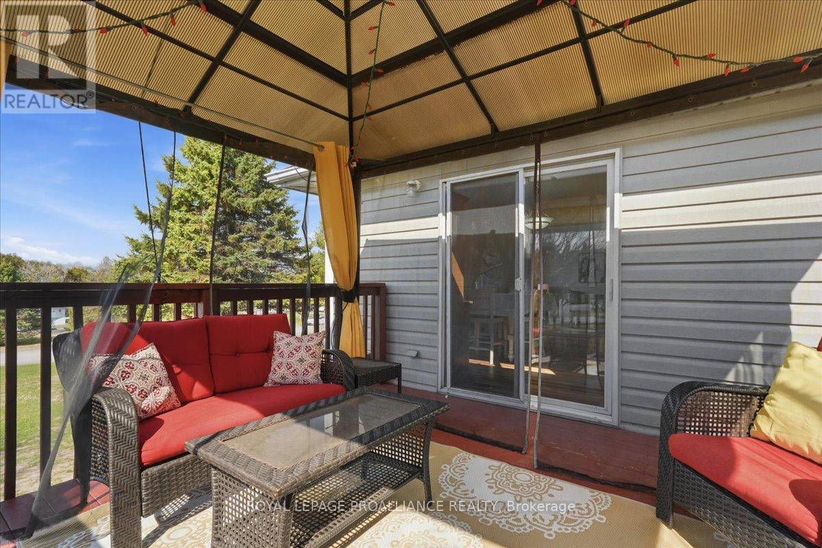 113 Deerfield Drive, Quinte West, Ontario  K8V 0B2 - Photo 37 - X12995378