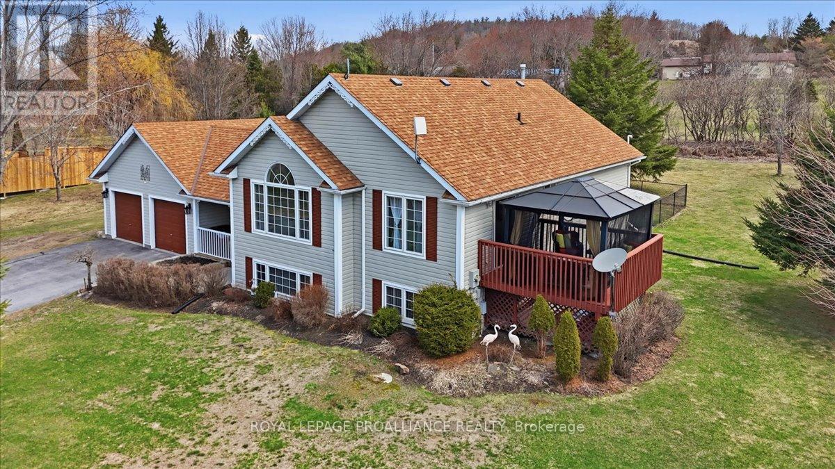 113 Deerfield Drive, Quinte West, Ontario  K8V 0B2 - Photo 4 - X12995378