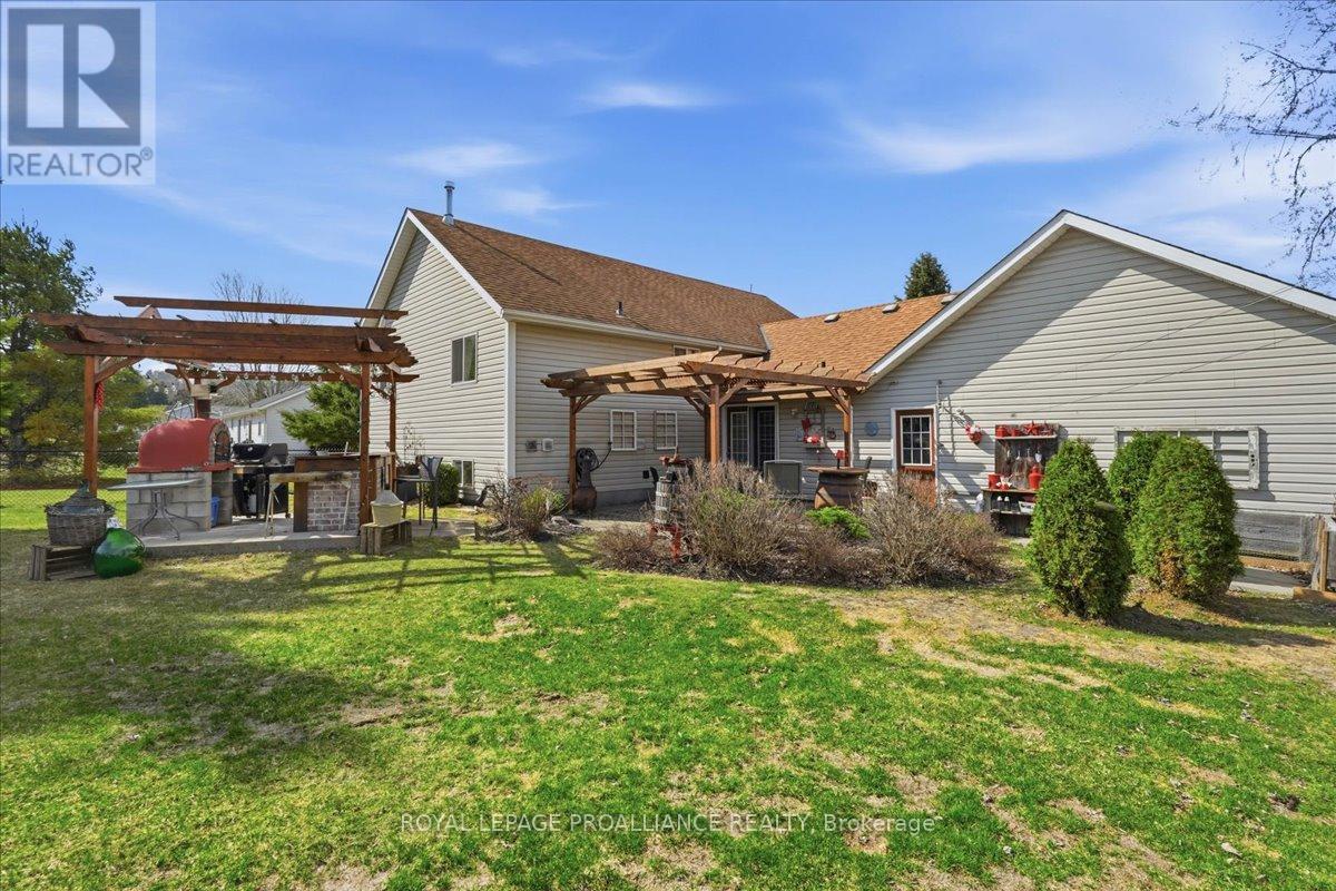 113 Deerfield Drive, Quinte West, Ontario  K8V 0B2 - Photo 40 - X12995378