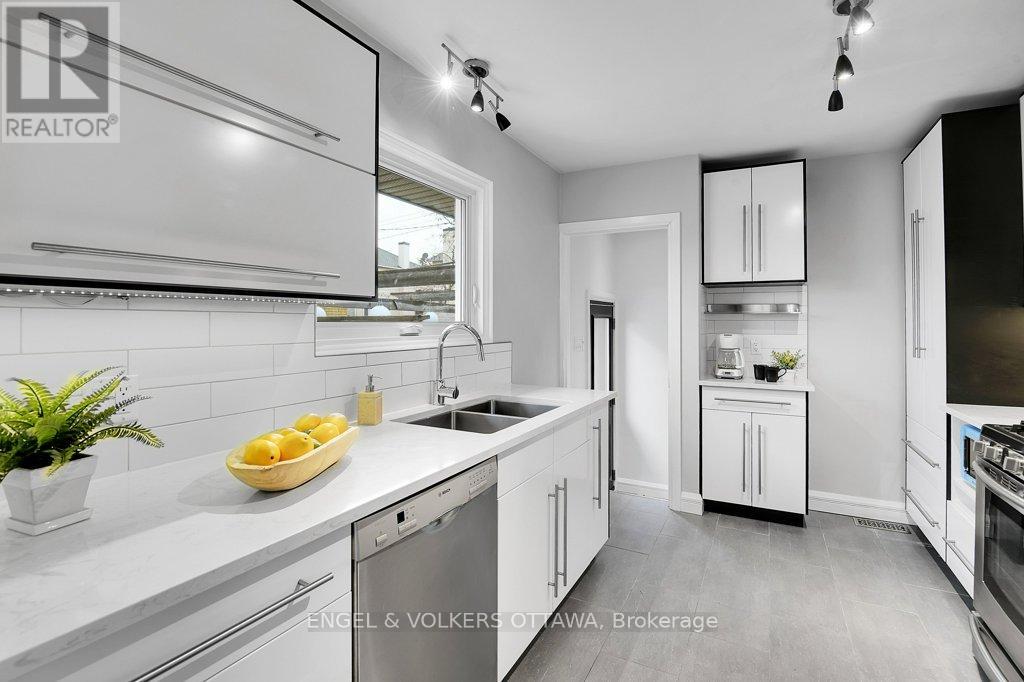 863 Duberry Street, Ottawa, Ontario K2A 3T2 - Photo 12 - X12995240