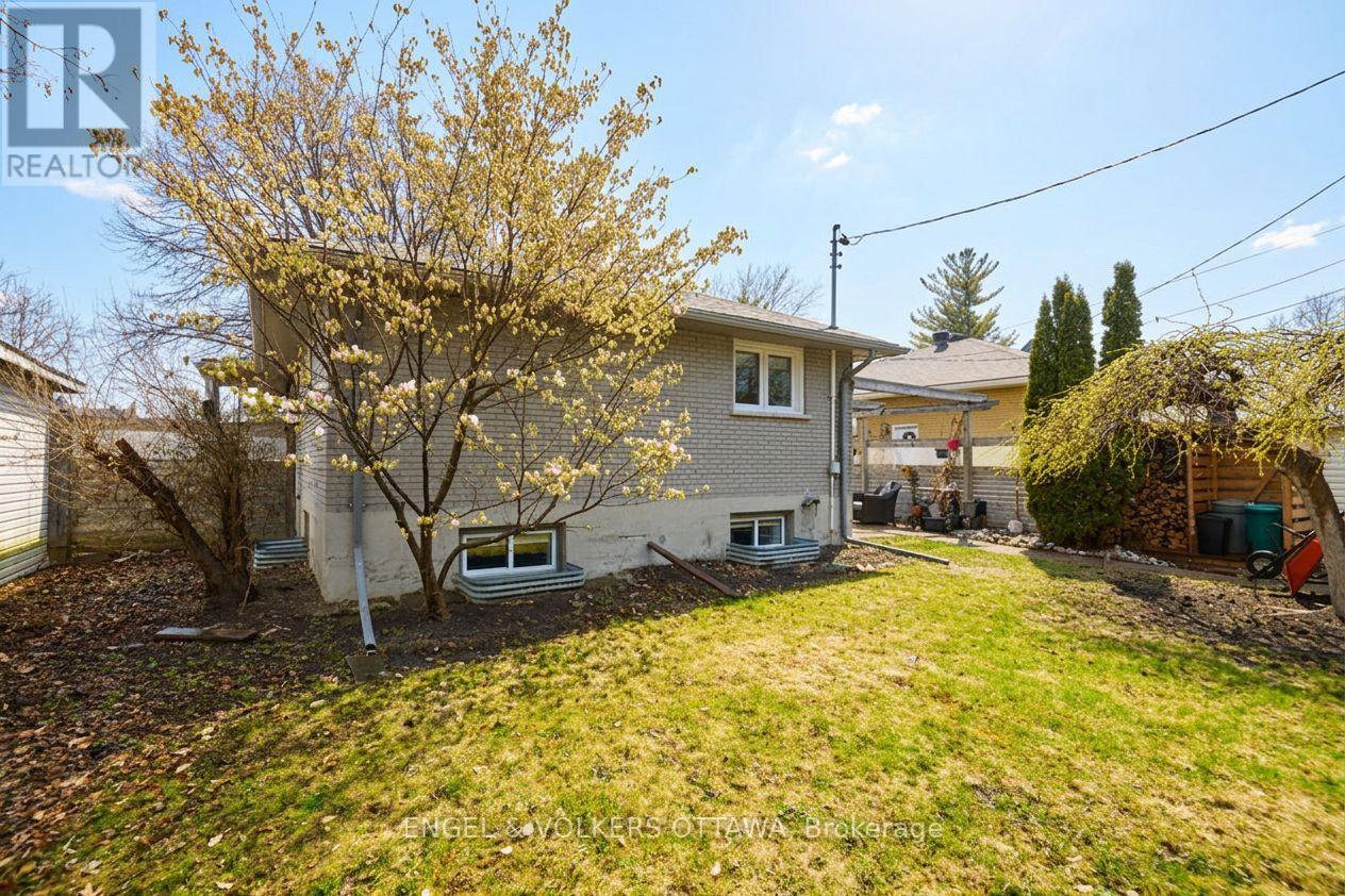 863 Duberry Street, Ottawa, Ontario  K2A 3T2 - Photo 37 - X12995240