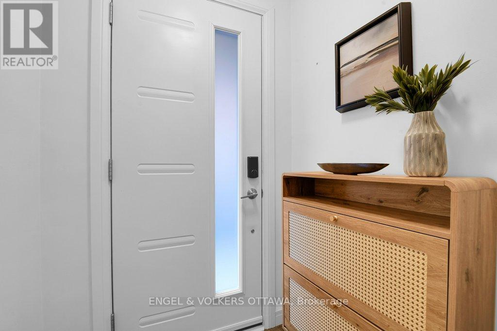 863 Duberry Street, Ottawa, Ontario K2A 3T2 - Photo 5 - X12995240