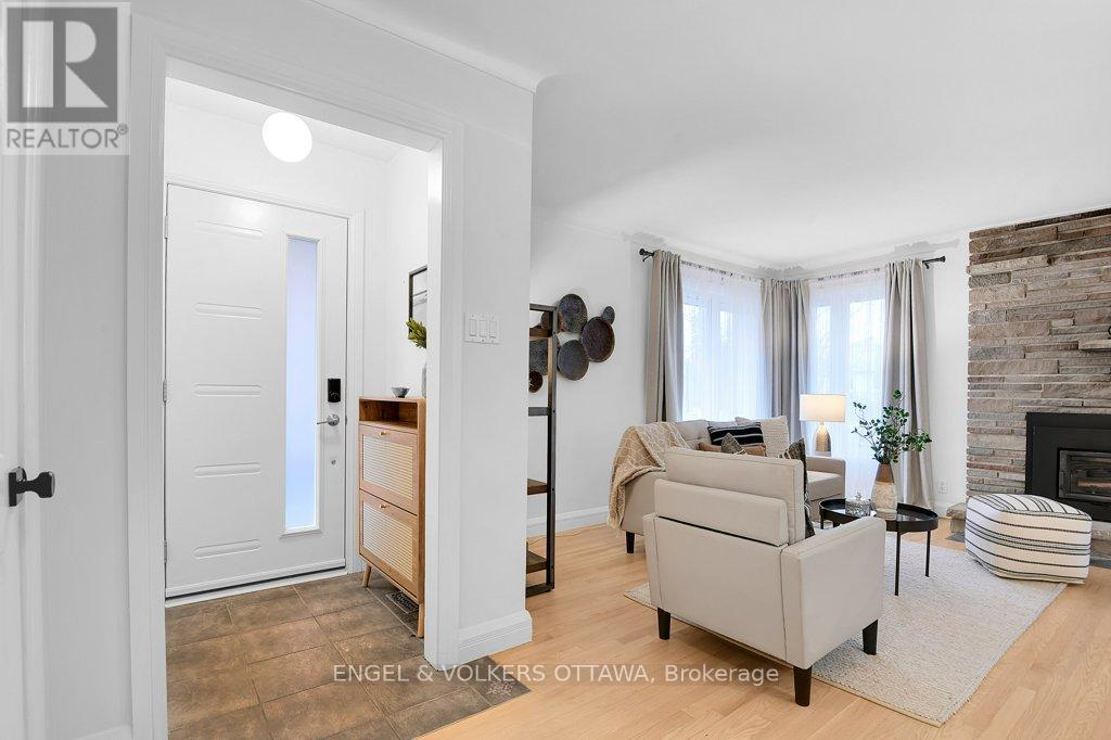 863 Duberry Street, Ottawa, Ontario K2A 3T2 - Photo 6 - X12995240