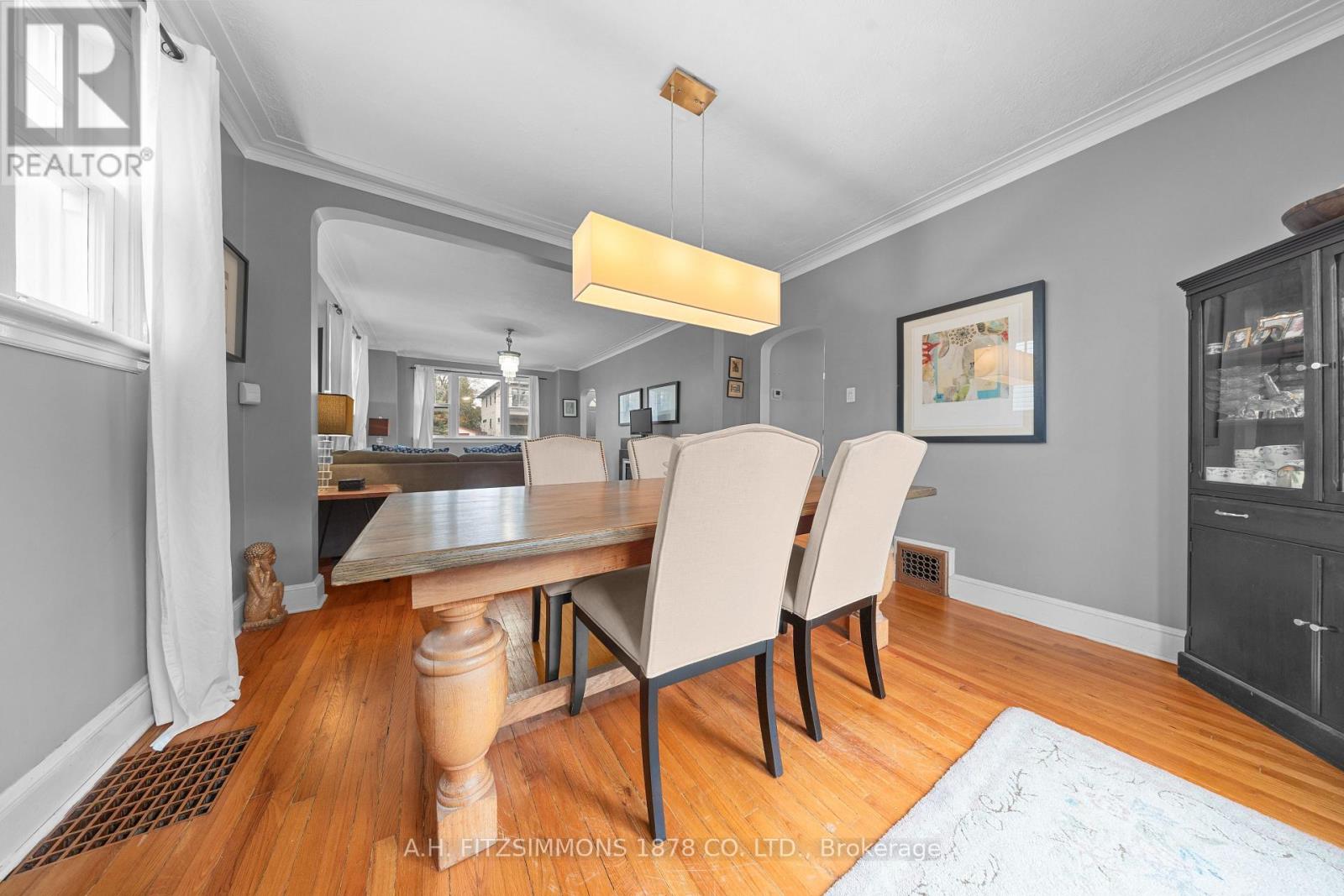 564 Tweedsmuir Avenue, Ottawa, Ontario K1Z 5P2 - Photo 8 - X12995262