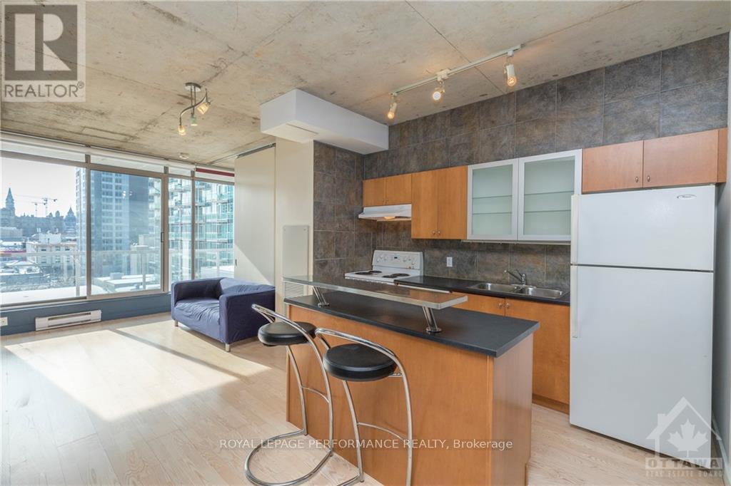 812 - 383 Cumberland Street, Ottawa, Ontario K1N 1J7 - Photo 3 - X12995384