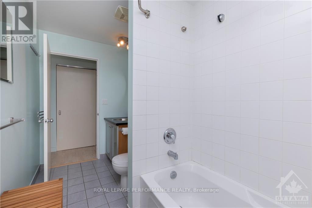 812 - 383 Cumberland Street, Ottawa, Ontario K1N 1J7 - Photo 8 - X12995384
