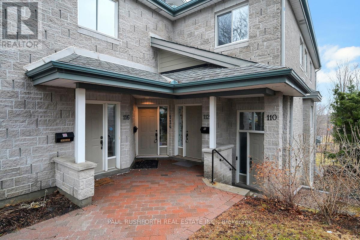 112 Robson Court, Ottawa, Ontario  K2K 2W1 - Photo 2 - X12752854