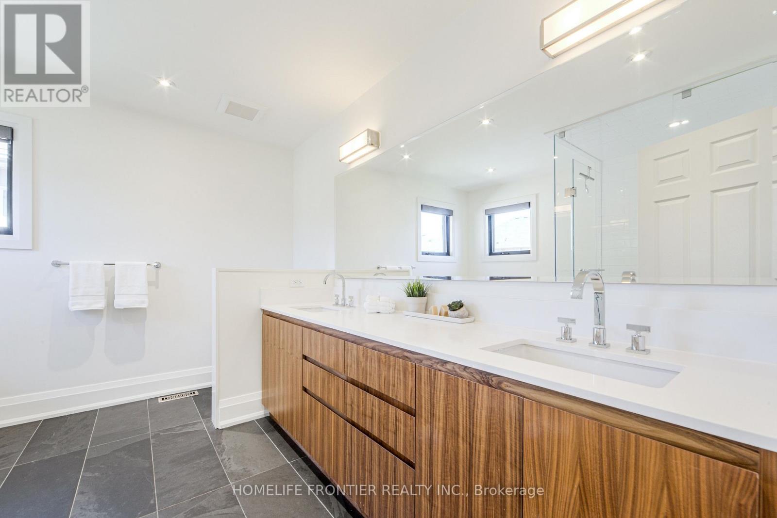 126 Forecastle Road, Vaughan, Ontario  L4K 5H7 - Photo 19 - N12989444