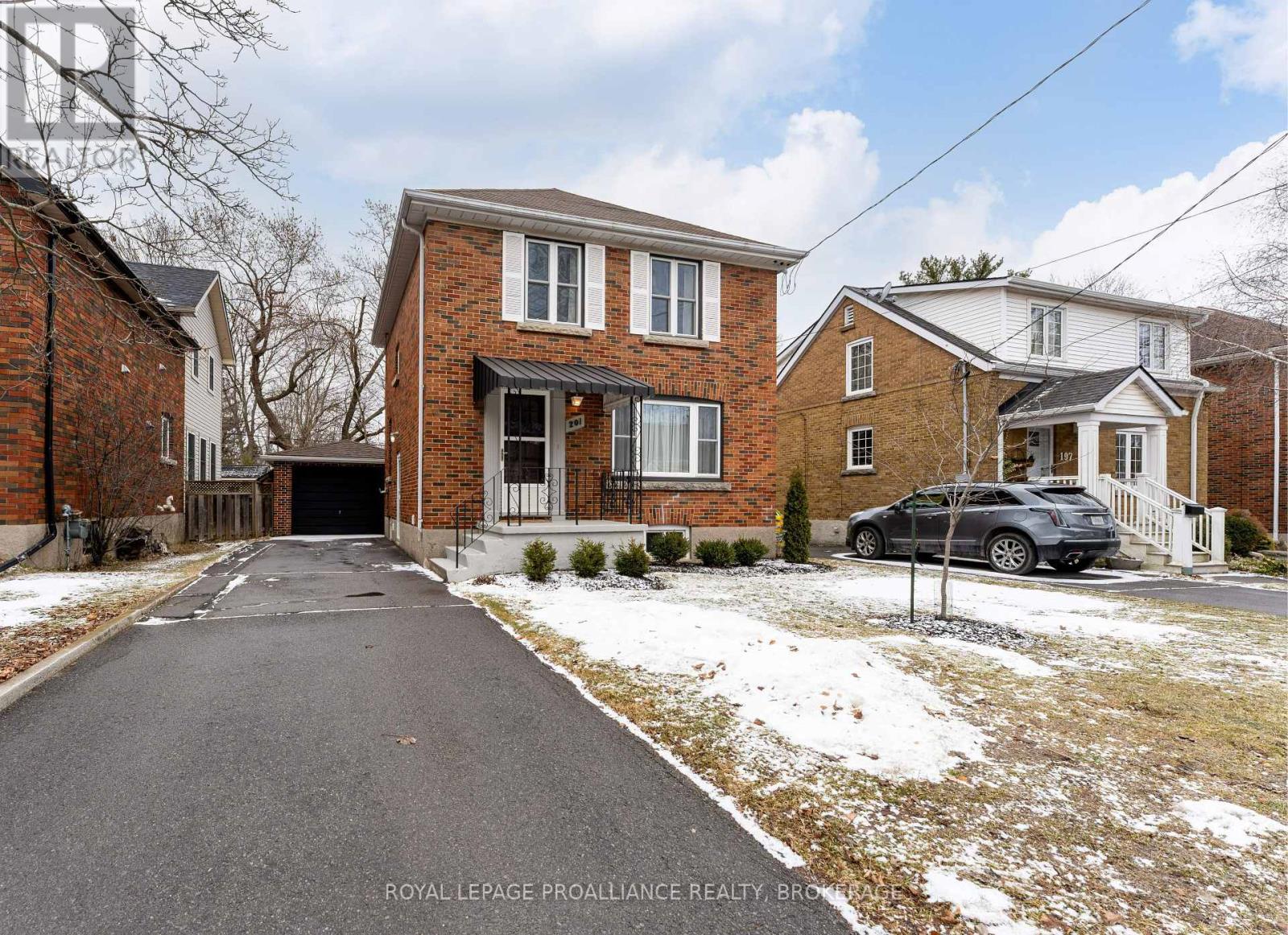 201 WILLINGDON AVENUE, Kingston, Ontario