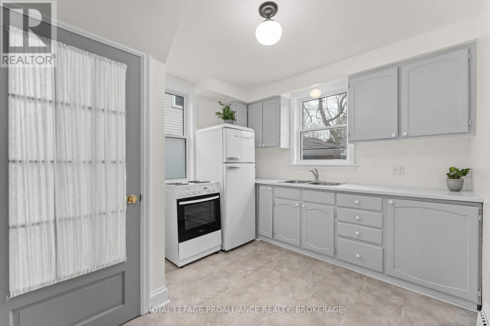 201 Willingdon Avenue, Kingston, Ontario  K7L 4H9 - Photo 11 - X12995428