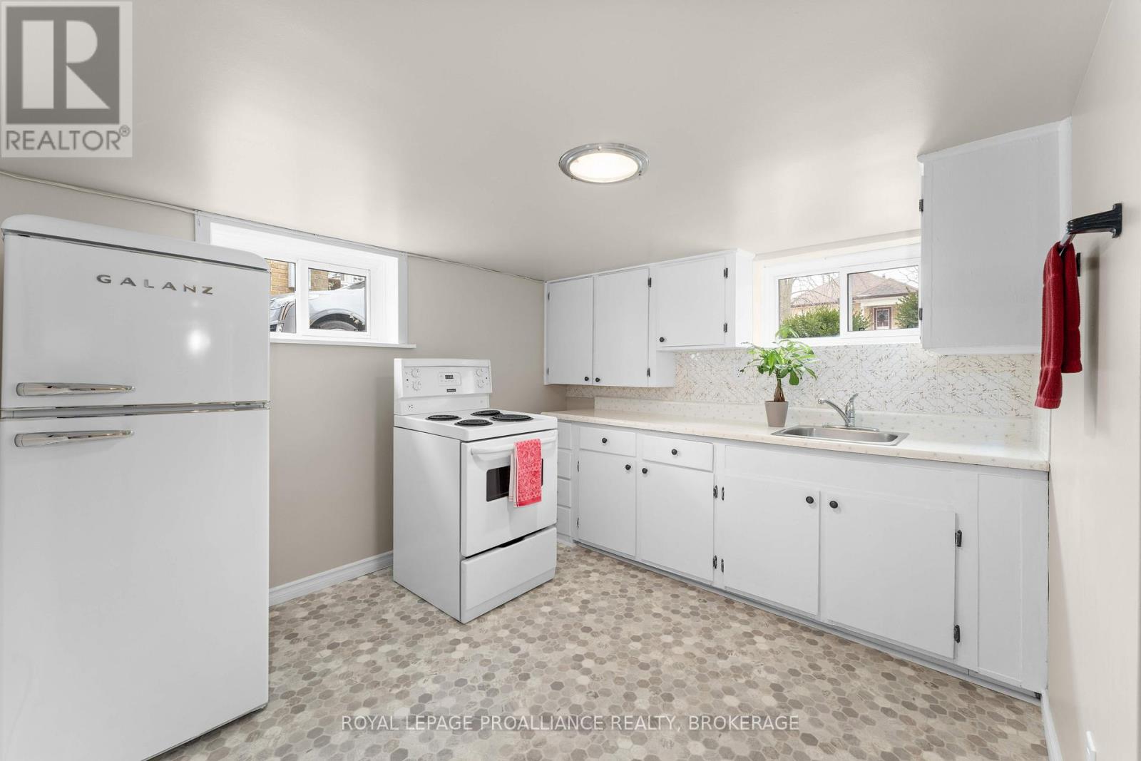 201 Willingdon Avenue, Kingston, Ontario  K7L 4H9 - Photo 21 - X12995428