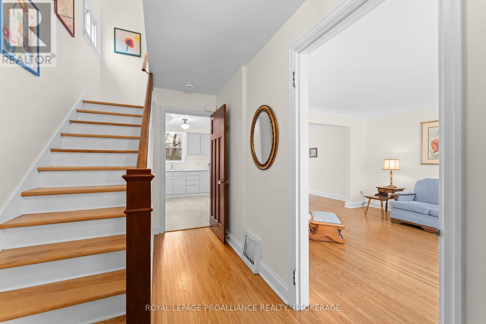 201 Willingdon Avenue, Kingston, Ontario  K7L 4H9 - Photo 5 - X12995428