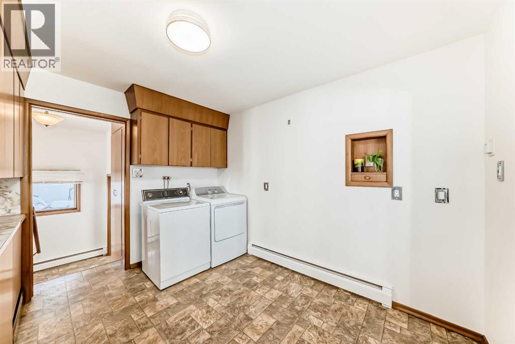 207 6a Avenue, Three Hills, Alberta  T0M 2A0 - Photo 11 - A2295128