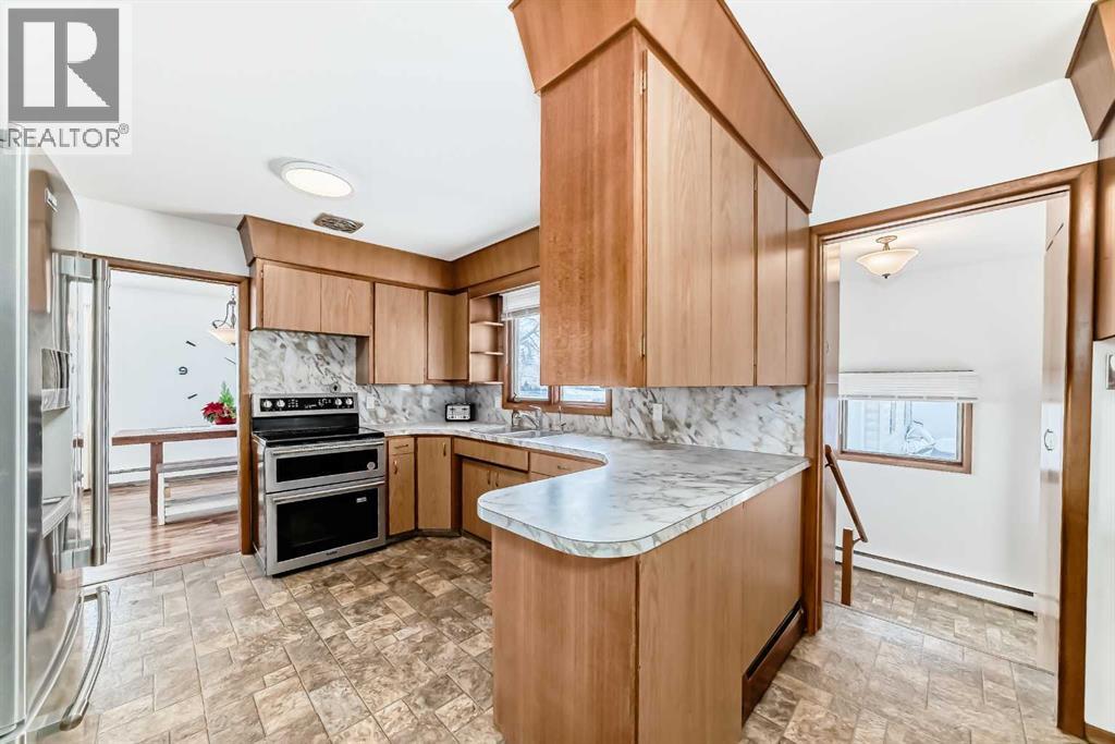 207 6a Avenue, Three Hills, Alberta  T0M 2A0 - Photo 5 - A2295128