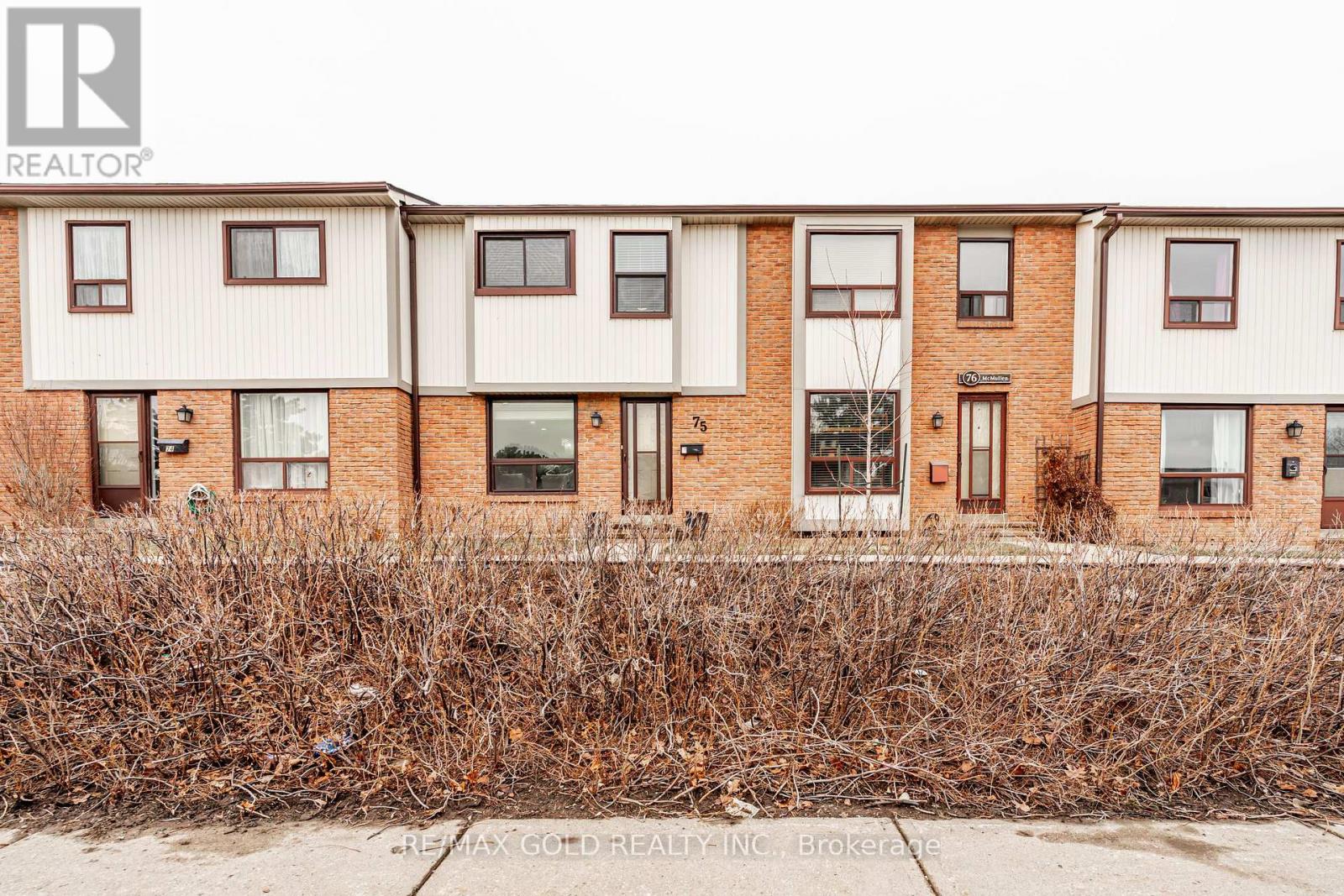 75 - 75 Mcmullen Crescent, Brampton, Ontario L6S 3M2 - Photo 2 - W12897228